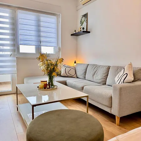 Cozy With Sunny Terrace Apartman *