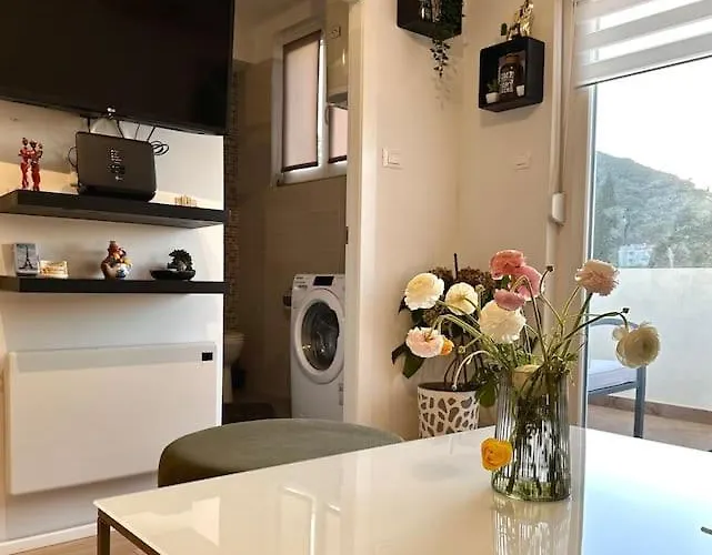 Apartman Cozy With Sunny Terrace *