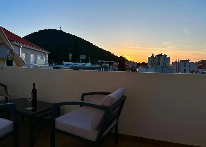 Apartman Cozy With Sunny Terrace *