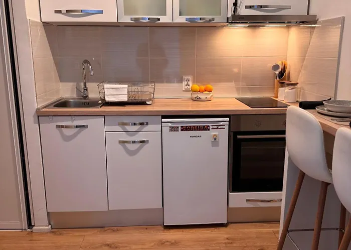 Cozy With Sunny Terrace Apartman