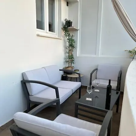 Cozy With Sunny Terrace *