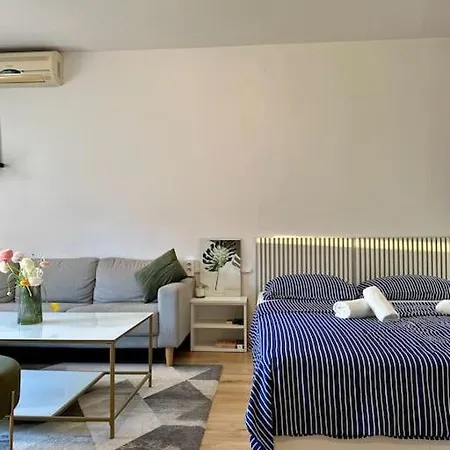 Cozy With Sunny Terrace 아파트 두브로브니크