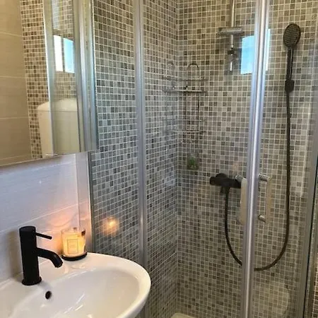 Cozy With Sunny Terrace * 두브로브니크