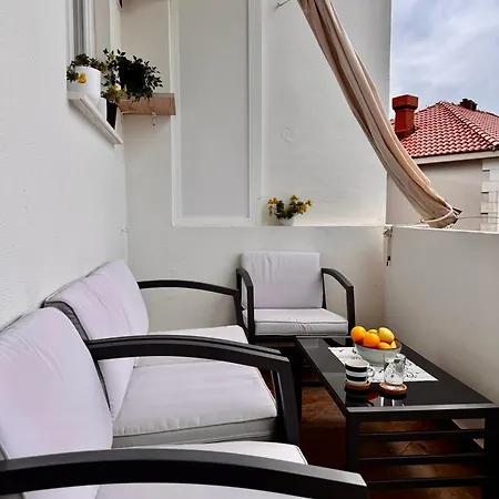 Cozy With Sunny Terrace דירה דוברובניק