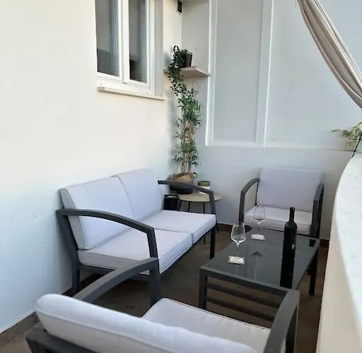 Cozy With Sunny Terrace *