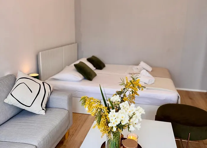 Cozy With Sunny Terrace Lejlighed *