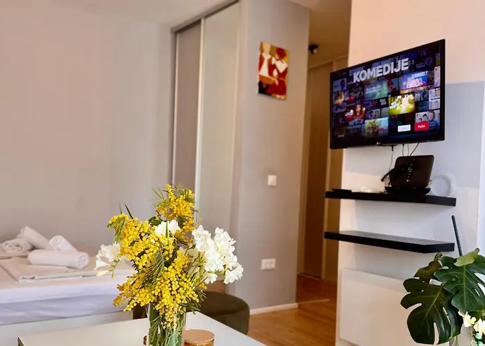 Cozy With Sunny Terrace