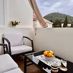 Apartamento Cozy With Sunny Terrace Dubrovnik