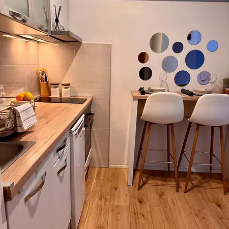 Cozy With Sunny Terrace *